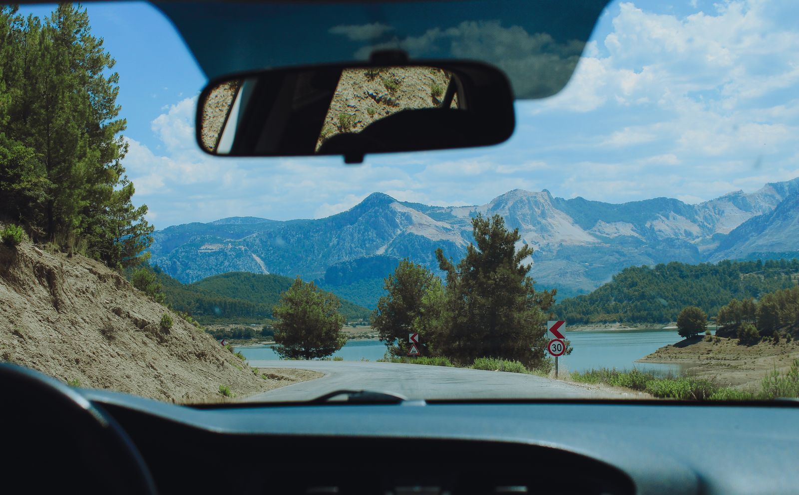 How to choose the right premium car for your trip